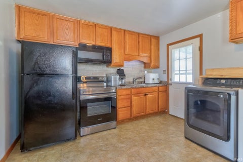 Tiny photo for 2017 Shelby Avenue, Evansville, IN 47714 (MLS # 202625138)