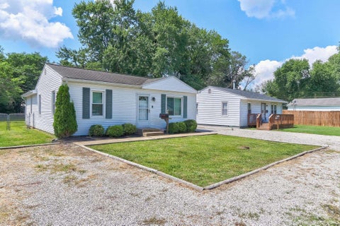 Tiny photo for 2017 Shelby Avenue, Evansville, IN 47714 (MLS # 202625138)