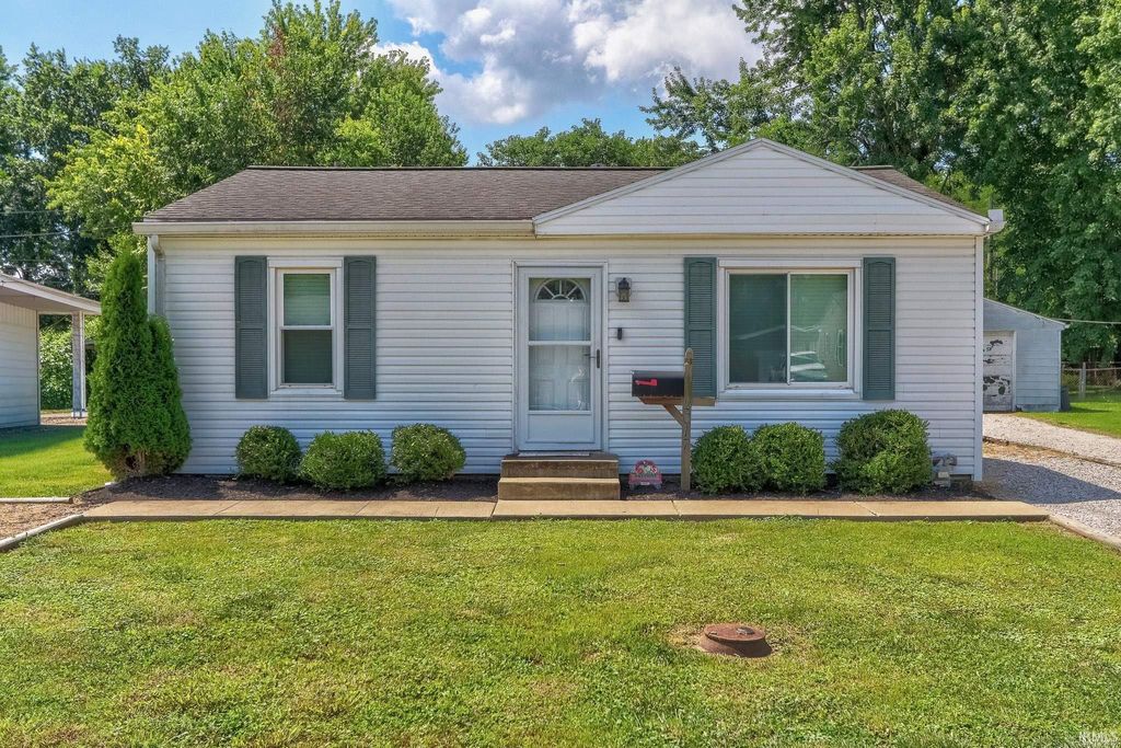 Photo of 2017 Shelby Avenue, Evansville, IN 47714 (MLS # 202625138)