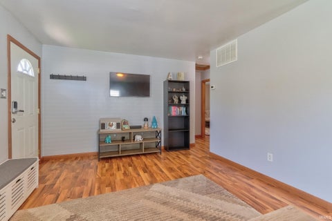 Tiny photo for 2017 Shelby Avenue, Evansville, IN 47714 (MLS # 202625138)
