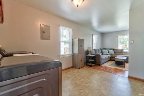 Tiny photo for 2017 Shelby Avenue, Evansville, IN 47714 (MLS # 202625138)