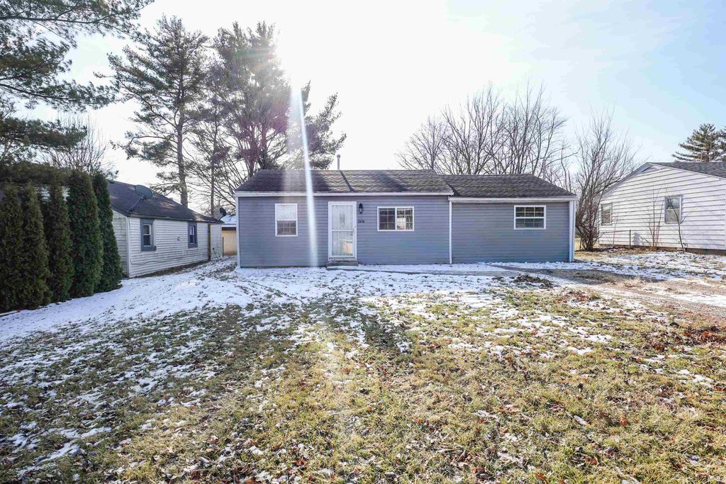 Photo of 3914 Maple Grove Avenue, Fort Wayne, IN 46806 (MLS # 202600512)