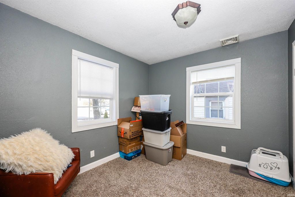 Photo of 3914 Maple Grove Avenue, Fort Wayne, IN 46806 (MLS # 202600512)