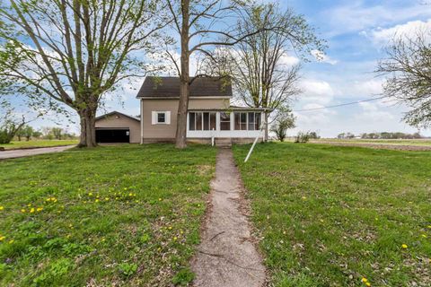 Photo of 3715 N 900 E, Greentown, IN 46936 (MLS # 202613440)
