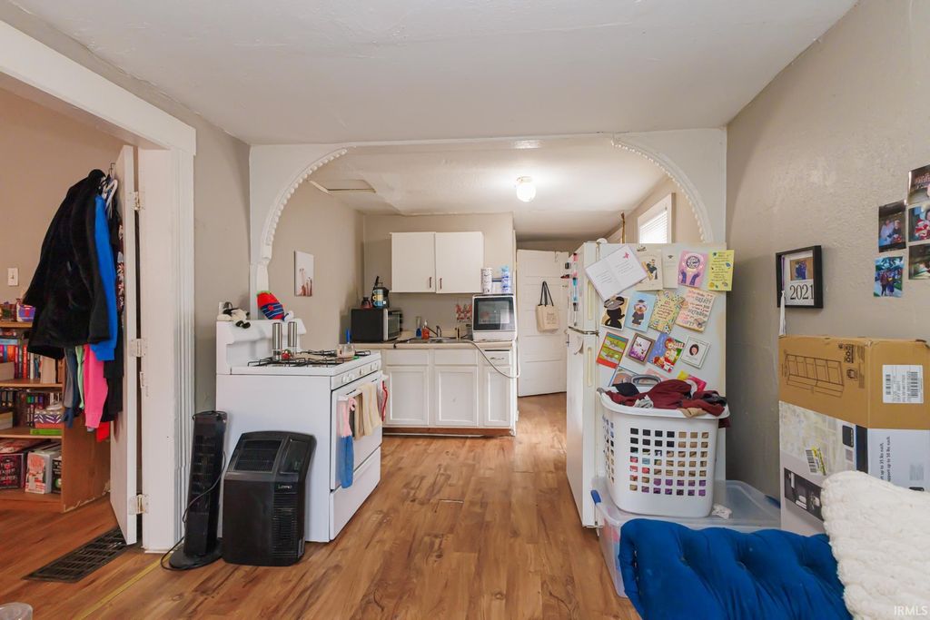 Photo of 409 N Pershing Drive, Muncie, IN 47305 (MLS # 202610808)