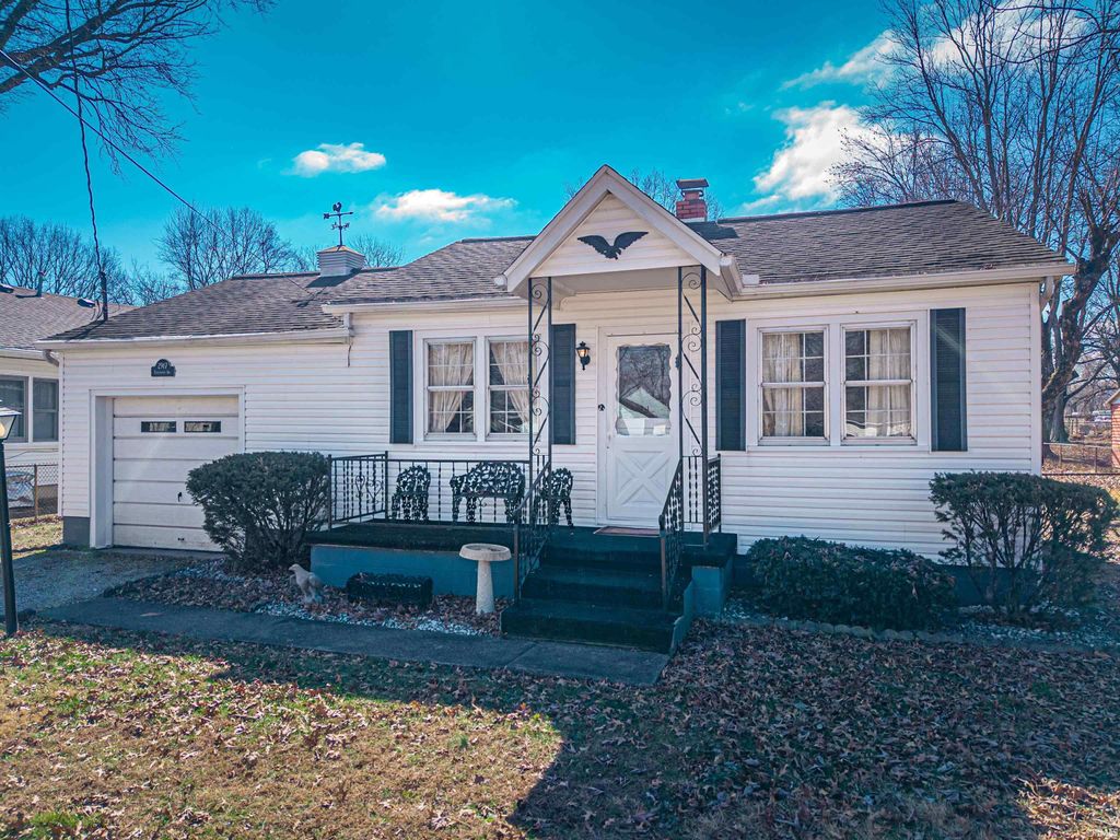 Photo of 2917 Culverson Avenue, Evansville, IN 47714 (MLS # 202605807)