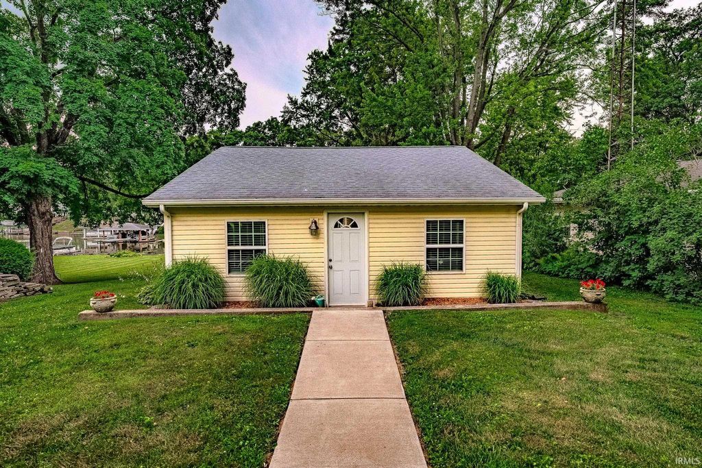 Photo of 3776 N Doug Court, Monticello, IN 47960 (MLS # 202606451)