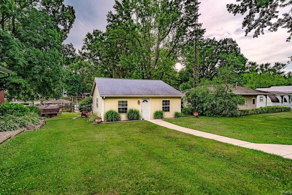 Photo of 3776 N Doug Court, Monticello, IN 47960 (MLS # 202606451)