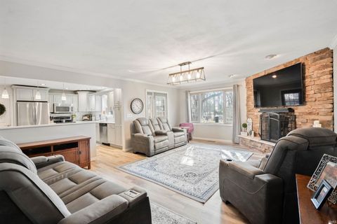 Tiny photo for 4303 Gary Lee Drive, Kokomo, IN 46902 (MLS # 202605397)