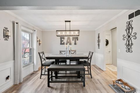 Tiny photo for 4303 Gary Lee Drive, Kokomo, IN 46902 (MLS # 202605397)