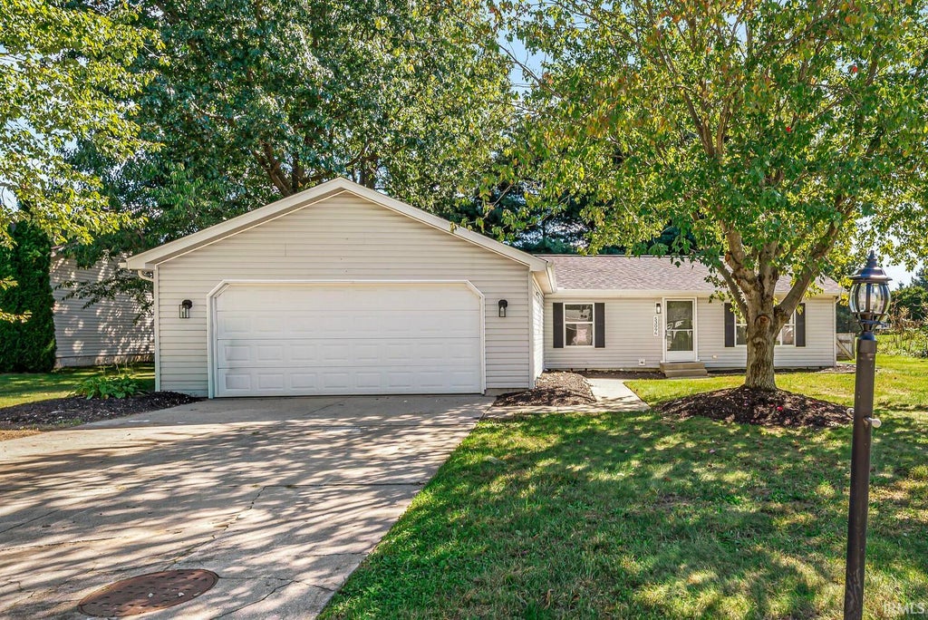 Photo of 53096 Crystal Pond Drive, Elkhart, IN 46514 (MLS # 202640304)