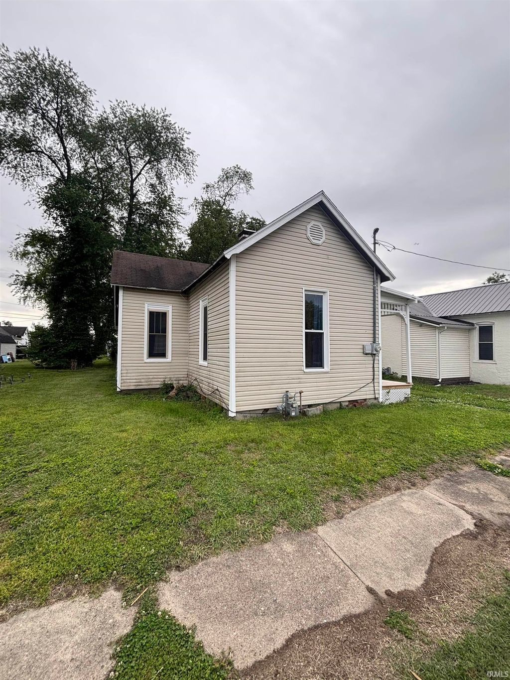 Photo of 705 Upper 11th Street, Vincennes, IN 47591 (MLS # 202618724)