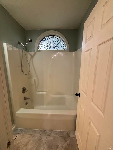 Tiny photo for 705 Upper 11th Street, Vincennes, IN 47591 (MLS # 202618724)