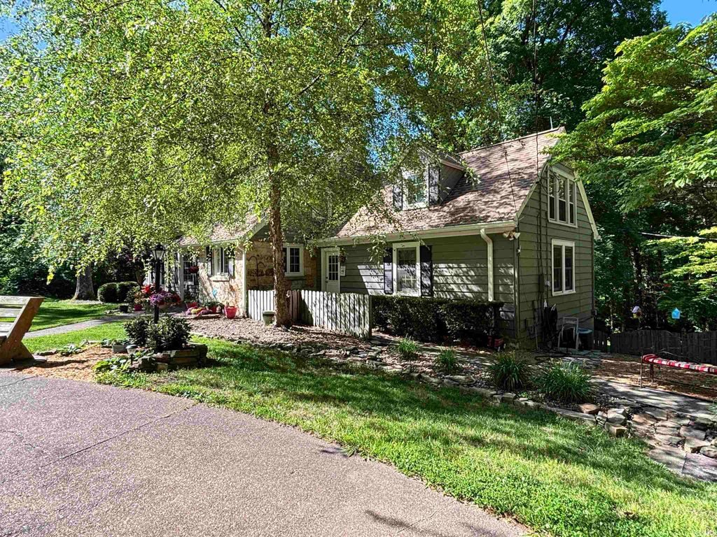 Photo of 10306 Browning Road, Evansville, IN 47725 (MLS # 202618118)