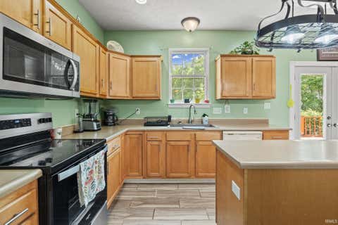 Tiny photo for 2038 E 850 S, Brookston, IN 47923 (MLS # 202625364)