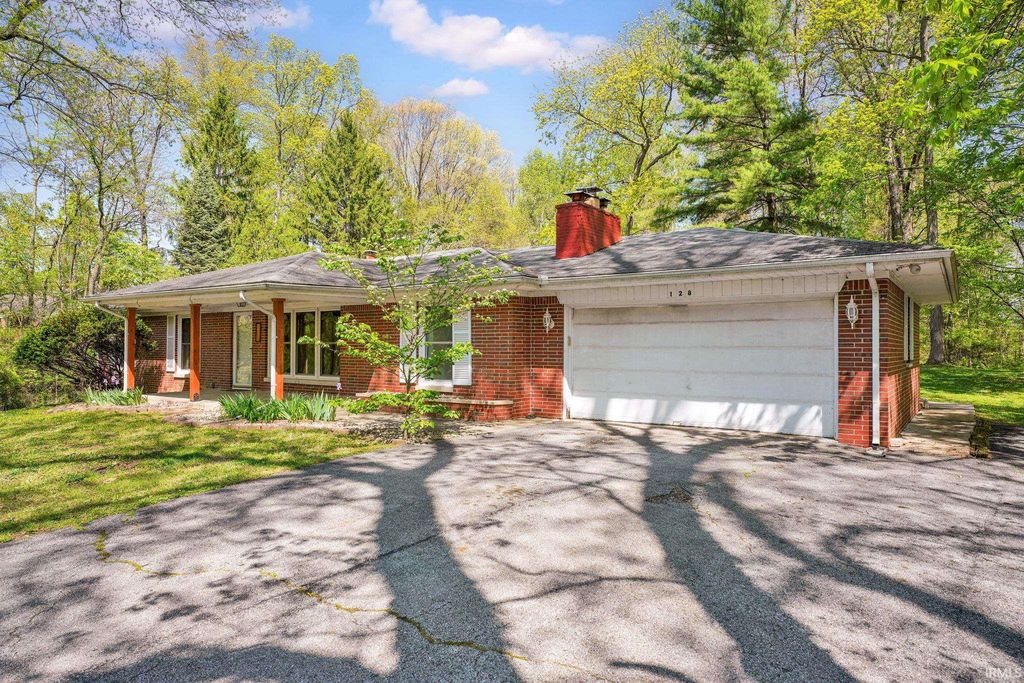 Photo of 128 Rohn Road, Mooresville, IN 46111 (MLS # 202615315)