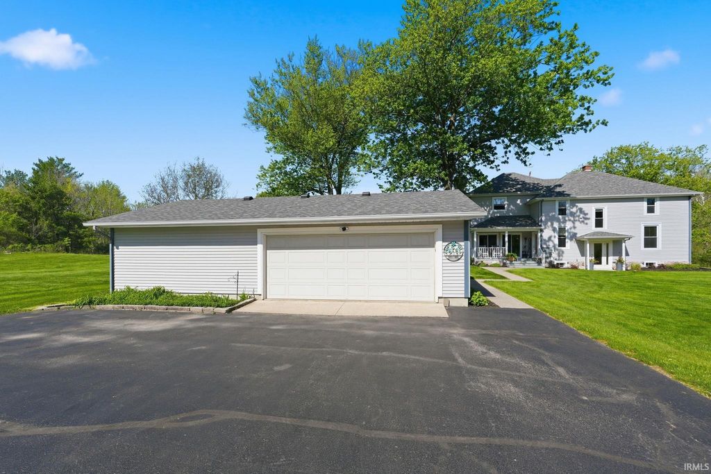 Photo of 12513 Aboite Center Road, Fort Wayne, IN 46814 (MLS # 202618282)