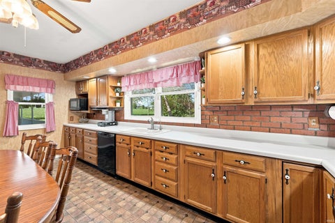 Tiny photo for 9990 E CR 600 S Road, Selma, IN 47383 (MLS # 202638041)