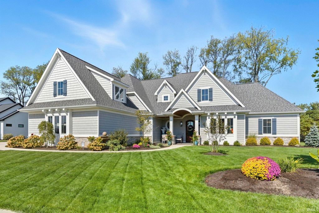 Photo of 976 Cascata Trail, Huntertown, IN 46748 (MLS # 202609940)