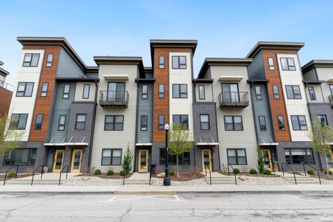 410 W Brackenridge Street, Fort Wayne, IN 46802 - #: 202511663