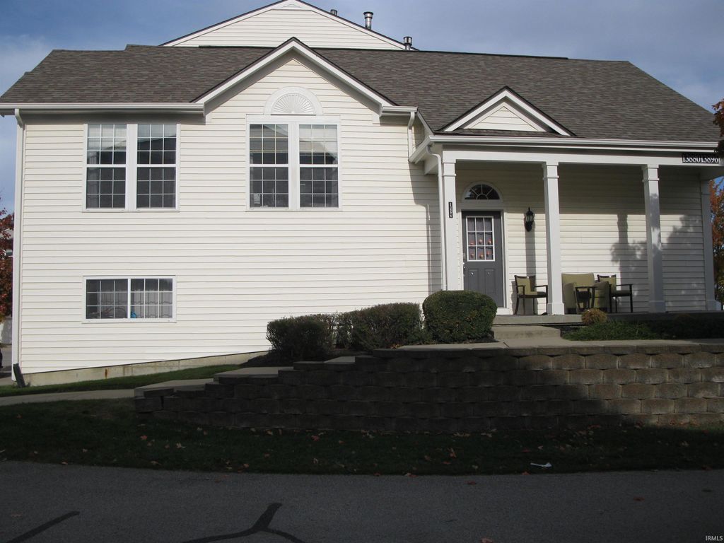 Photo of 13896 Willesden Circle, Fishers, IN 46037 (MLS # 202544829)