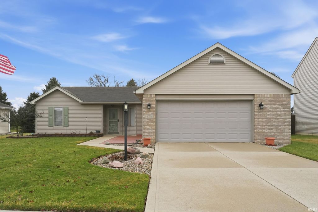 Photo of 828 Amber Willow Way, Huntertown, IN 46748 (MLS # 202608185)
