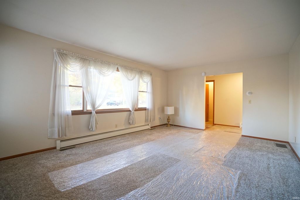 Photo of 2563 S Woodland Trail, Warsaw, IN 46580 (MLS # 202544880)