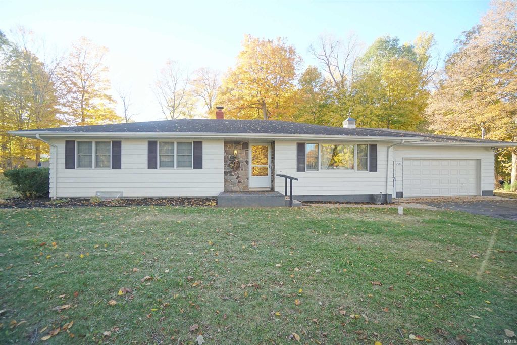 Photo of 2563 S Woodland Trail, Warsaw, IN 46580 (MLS # 202544880)
