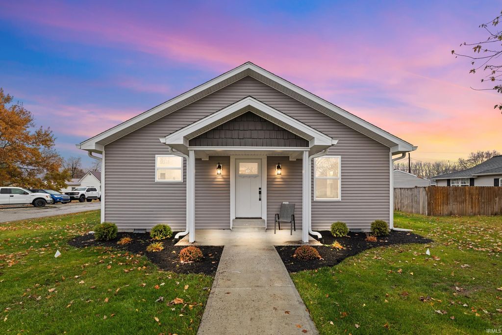 Photo of 1002 N Harrison Street, Alexandria, IN 46001 (MLS # 202547785)