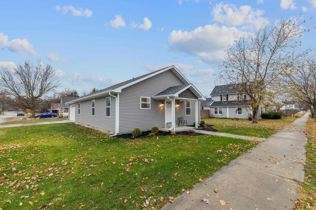 Photo of 1002 N Harrison Street, Alexandria, IN 46001 (MLS # 202547785)