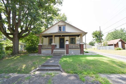 Photo of 817 Grace Avenue, Elkhart, IN 46516 (MLS # 202539782) Photo of 817 Grace Avenue, Elkhart, IN 46516 (MLS # 202539782)