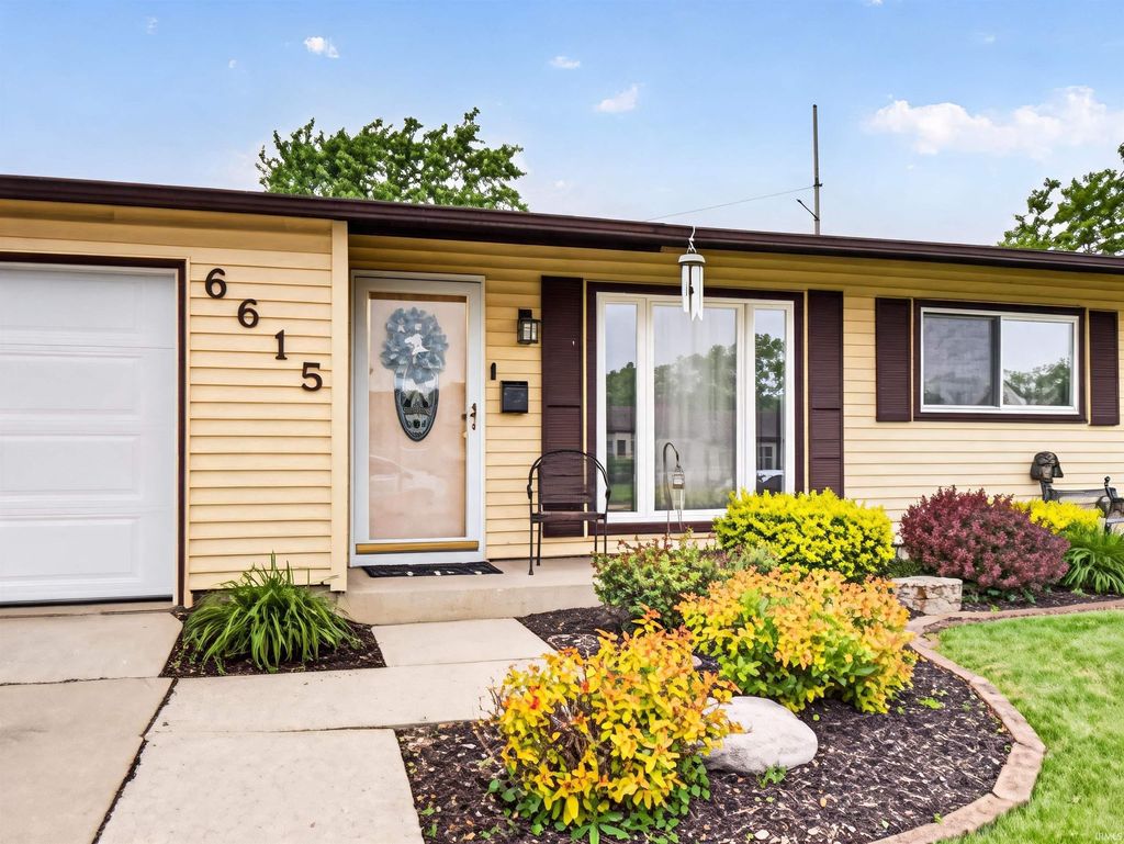 Photo of 6615 Redbud Drive, Fort Wayne, IN 46825 (MLS # 202619150)