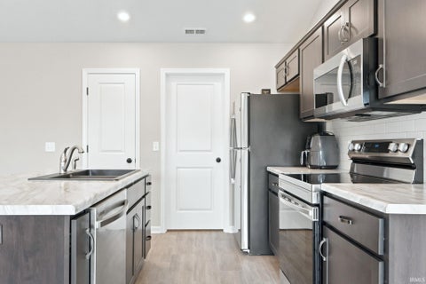 Tiny photo for 804 Knights Crossing, Kendallville, IN 46755 (MLS # 202624781)