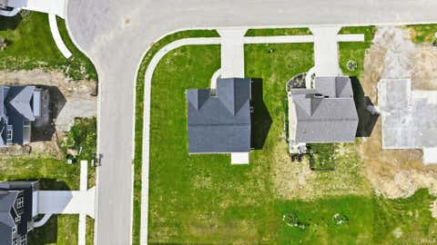 Tiny photo for 804 Knights Crossing, Kendallville, IN 46755 (MLS # 202624781)