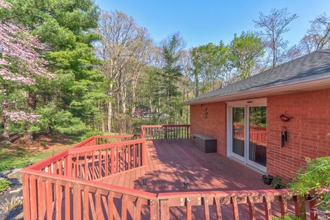 Tiny photo for 5224 Westlake Drive, Evansville, IN 47712 (MLS # 202612500)