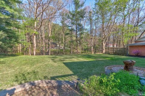 Tiny photo for 5224 Westlake Drive, Evansville, IN 47712 (MLS # 202612500)