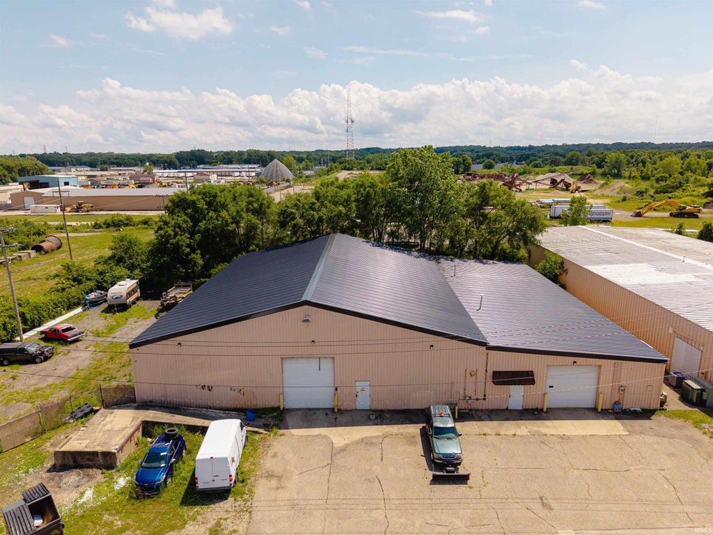 Photo of 434 S Byrkit Avenue, Mishawaka, IN 46544 (MLS # 202626409)