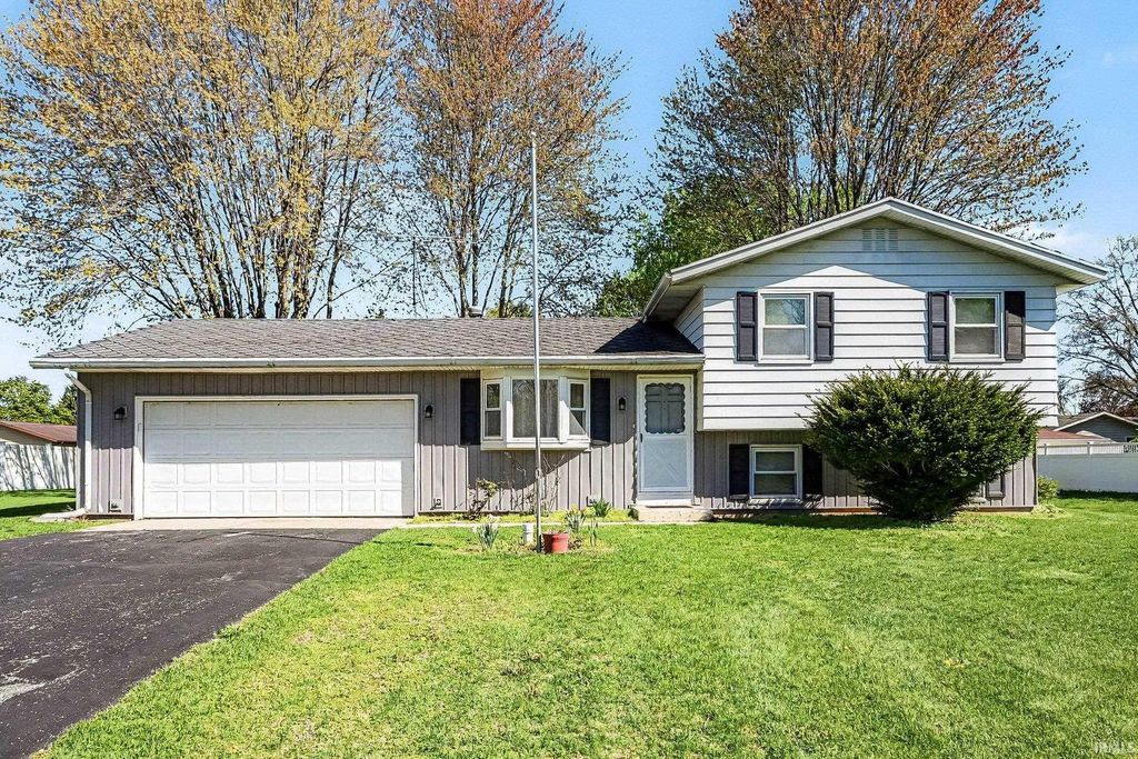 Photo of 22127 Farmwood Drive, Bristol, IN 46507 (MLS # 202614114)