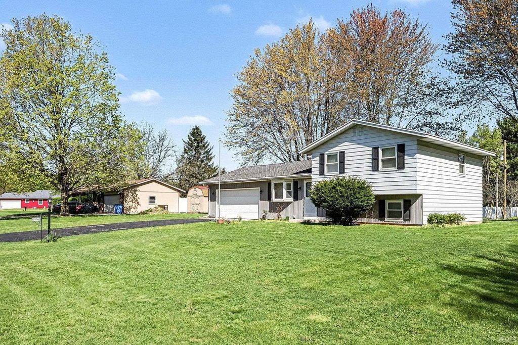 Photo of 22127 Farmwood Drive, Bristol, IN 46507 (MLS # 202614114)