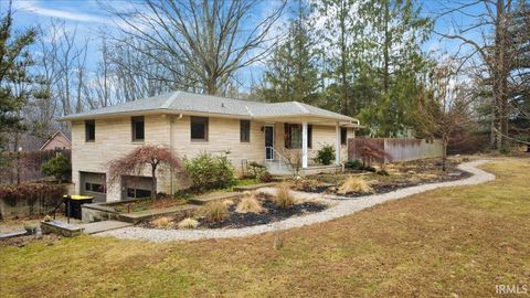 Photo of 4920 E Ridgewood Drive, Bloomington, IN 47401 (MLS # 202606855)