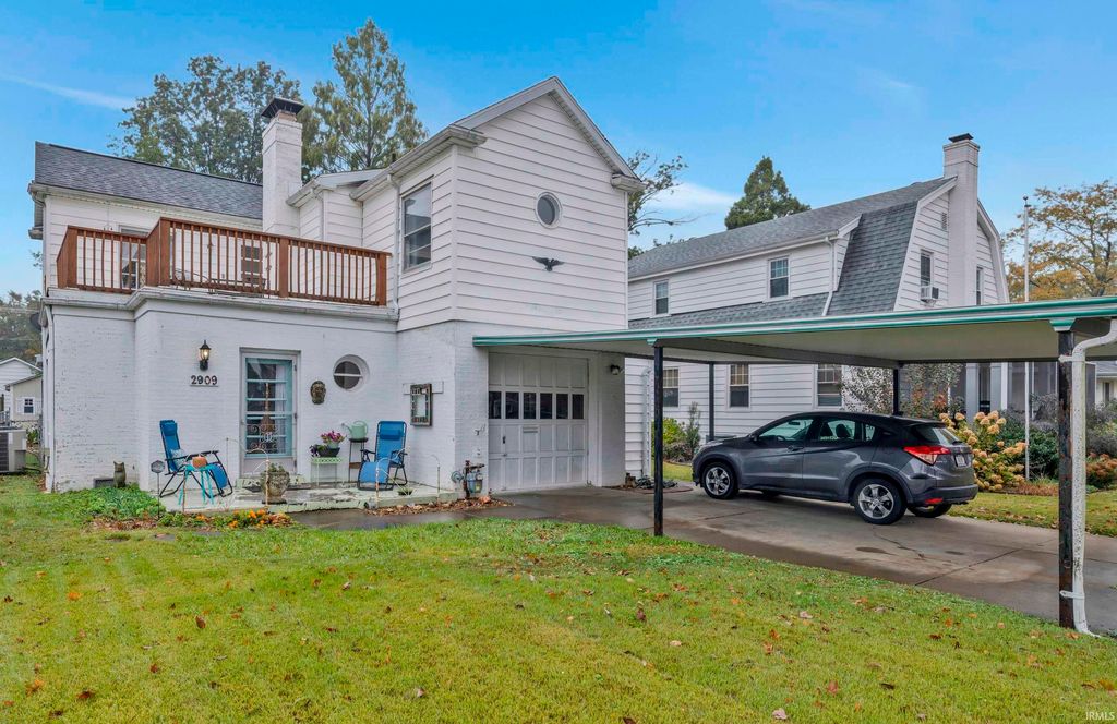 Photo of 2909 E Mulberry Street, Evansville, IN 47714 (MLS # 202543970)