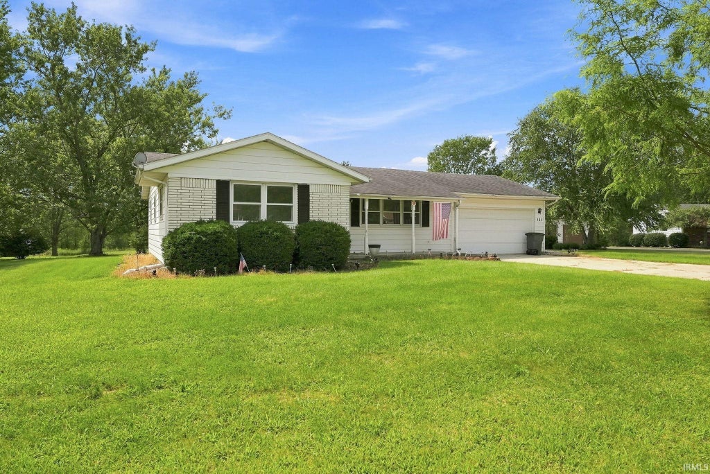Photo of 121 Riverside Court, Decatur, IN 46733 (MLS # 202635488)