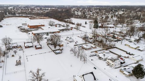 Tiny photo for 2800 E 16Th Street, Muncie, IN 47302 (MLS # 202602779)