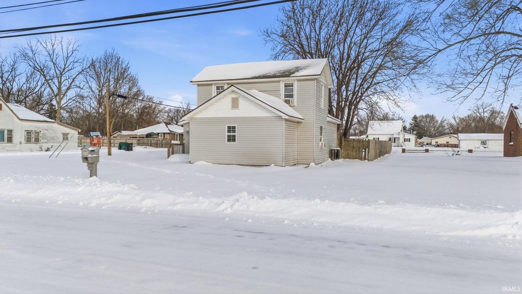 Photo of 2800 E 16Th Street, Muncie, IN 47302 (MLS # 202602779)