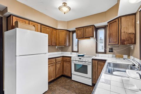 Tiny photo for 2800 E 16Th Street, Muncie, IN 47302 (MLS # 202602779)