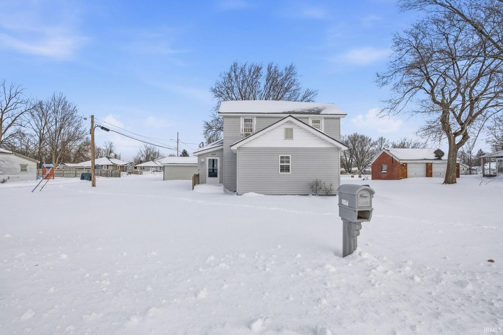 Photo of 2800 E 16Th Street, Muncie, IN 47302 (MLS # 202602779)