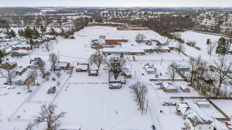 Tiny photo for 2800 E 16Th Street, Muncie, IN 47302 (MLS # 202602779)