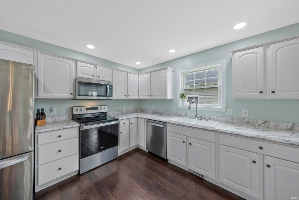 Photo of 5801 Kevin Court, Newburgh, IN 47630 (MLS # 202631523)