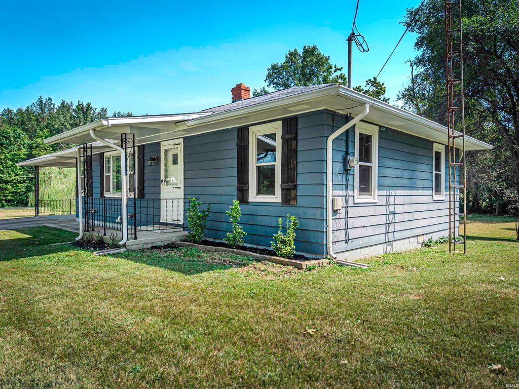 Photo of 1283 W CR 50 S, Petersburg, IN 47567 (MLS # 202542260)