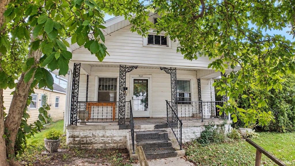 Photo of 905 N Lindsay Street, Kokomo, IN 46901 (MLS # 202638412)